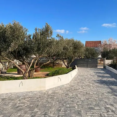 بيت للعطل Stunning In Gorica (Zadar)